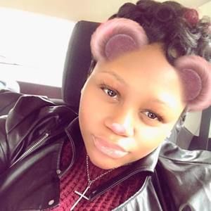 Meet your Posher, Hydia